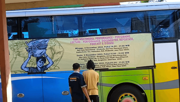 Pertunjukan Bus Jalur Wajan Penyok